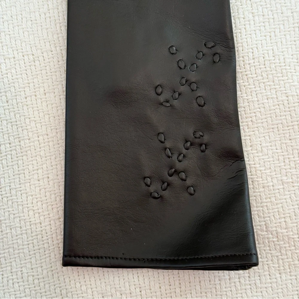 Lightweight Dark Brown Driving Gloves with Embroidered Detail